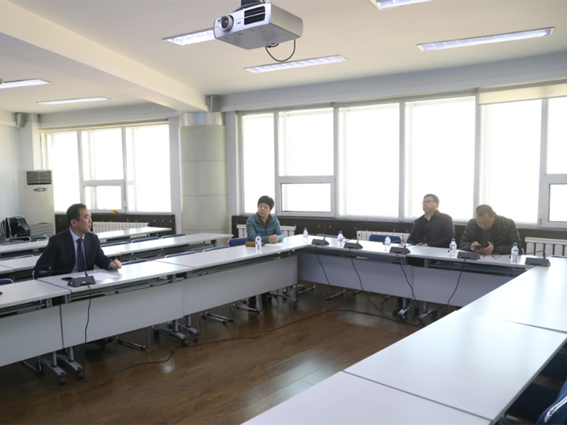 1.集团党委副书记梁贤实欢迎调研.png