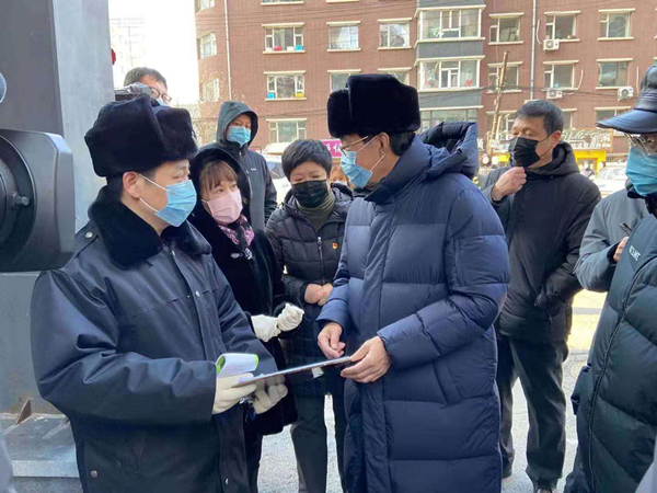 03.物业公司欢迎巴音朝鲁书记领导防疫工作_副本.jpg