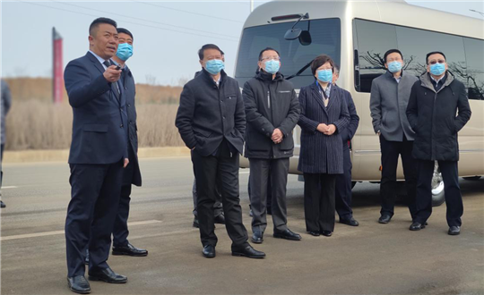 9.王润总经理向视察组辅导汇报项目情况_副本.png