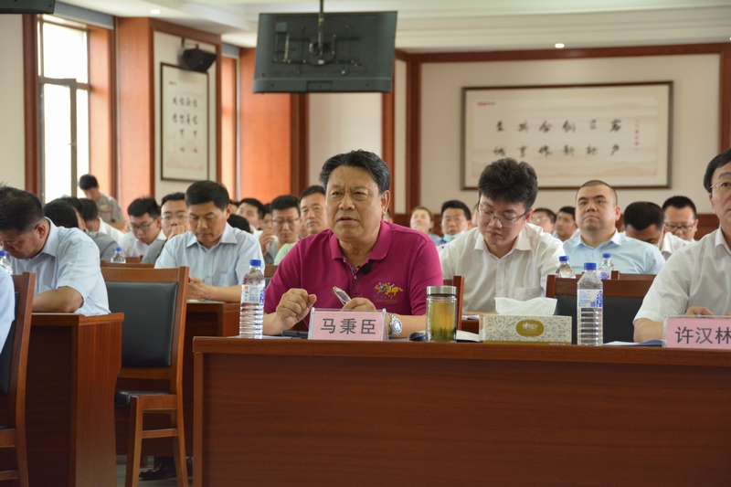 马秉臣副董事长在会上作重要论说.jpg 马秉臣副董事长在会上作重要论说.jpg