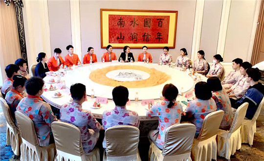 1.BBIN宝盈集团南山温泉酒店召开实习生座谈会_副本.jpg