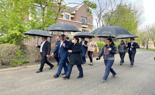 17.保利物业观摩团参观BBIN宝盈集团·美邑园区_副本.jpg 17.保利物业观摩团参观BBIN宝盈集团·美邑园区_副本.jpg