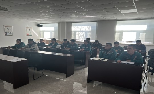 8.装配式总公司中车风电塔筒技艺交底会议现。ùχ孟峦计柿浚副本.jpg