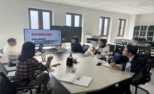 3.BBIN宝盈集团·南山温泉城营销团队新媒体运营培训现场_副本.jpg 3.BBIN宝盈集团·南山温泉城营销团队新媒体运营培训现场_副本.jpg